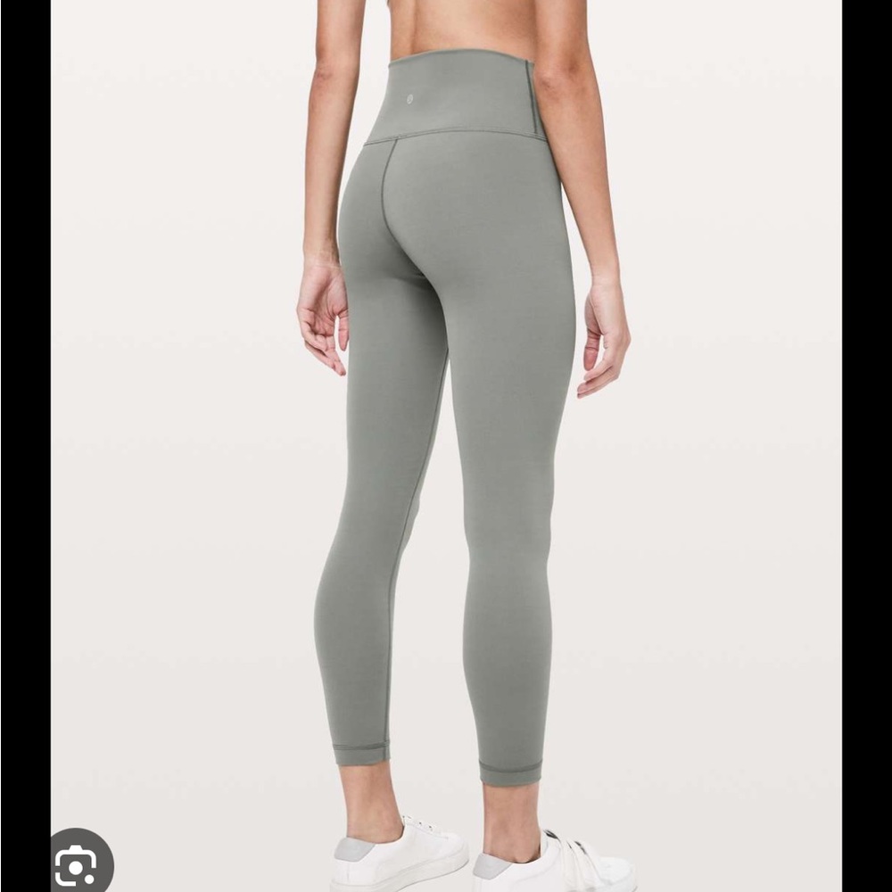 LuluLemon Wunder Train Legging 25” Size 8, Sage Green Color. Pre-Owned, Like New